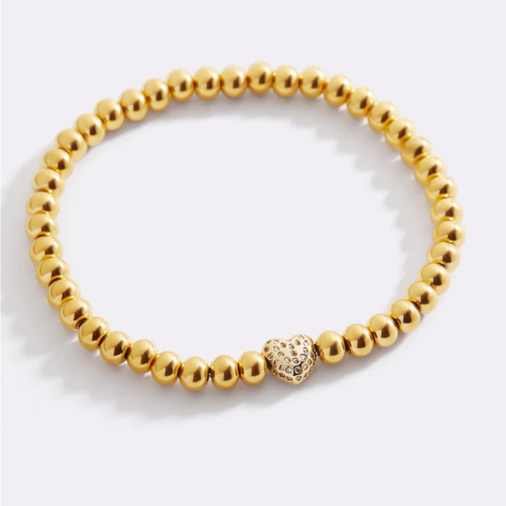 Elegant Gold Bracelet with Heart Accent